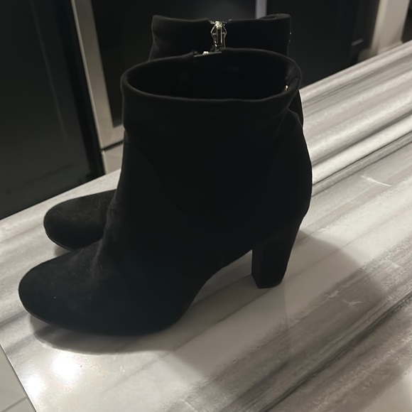 SAM EDELMAN SUEDE HEALED BOOTIES SIZE 38 US SIZE - Picture 1 of 9